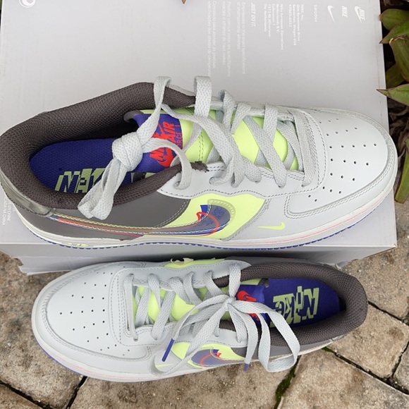 NIKE AIR FORCE 1 LV8 WMNS - Picture 3 of 16